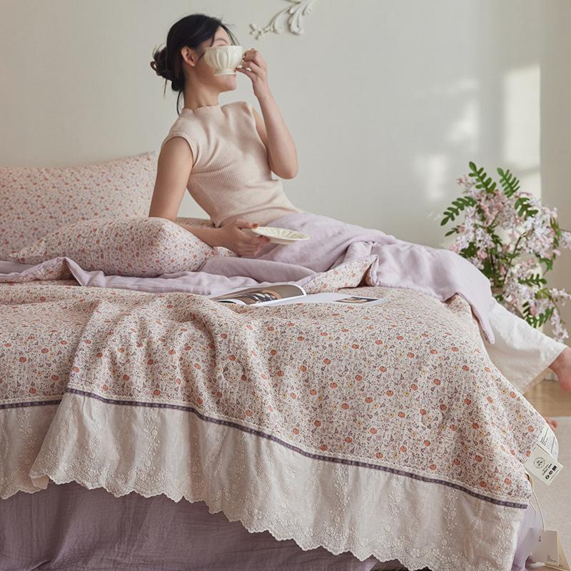 Retro French Crinkled Cotton Gauze Quilt Set with Lace Trim - Machine Washable Summer Four-Piece Set