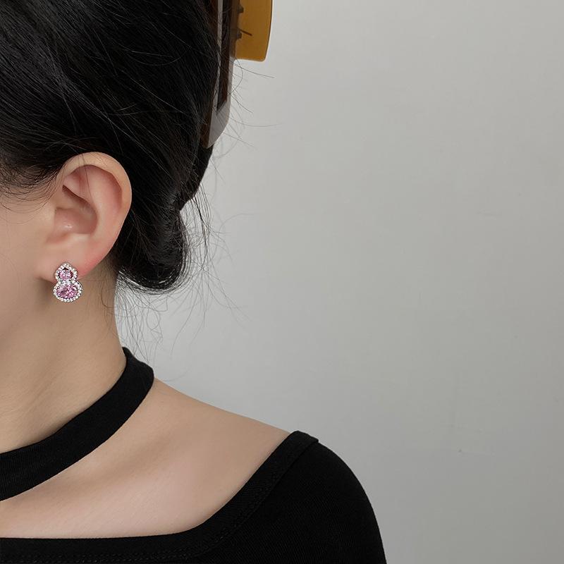 Silver needles full of diamonds, national style new Chinese gourd stud earrings, women's super flash zircon earrings, earrings.