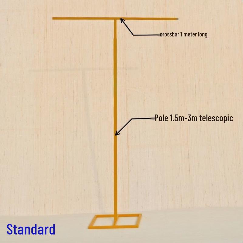 Arc de Nuntă Elegant din Fier Forjat cu Draperii din Voal pentru Ceremonii pe Gazon