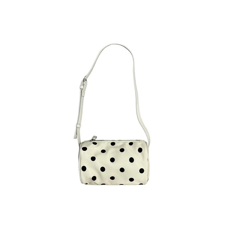 Korean polka dot toast handbag women's 2025 new niche design shoulder bag high value versatile armpit bag