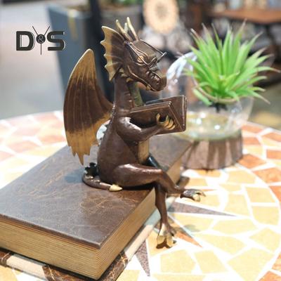 Vintage četba Dračí figurka Pryskyřice Westernová socha létajícího draka Socha Model postava Ornament Hračka Dekorace domácí kanceláře Vánoční dárek