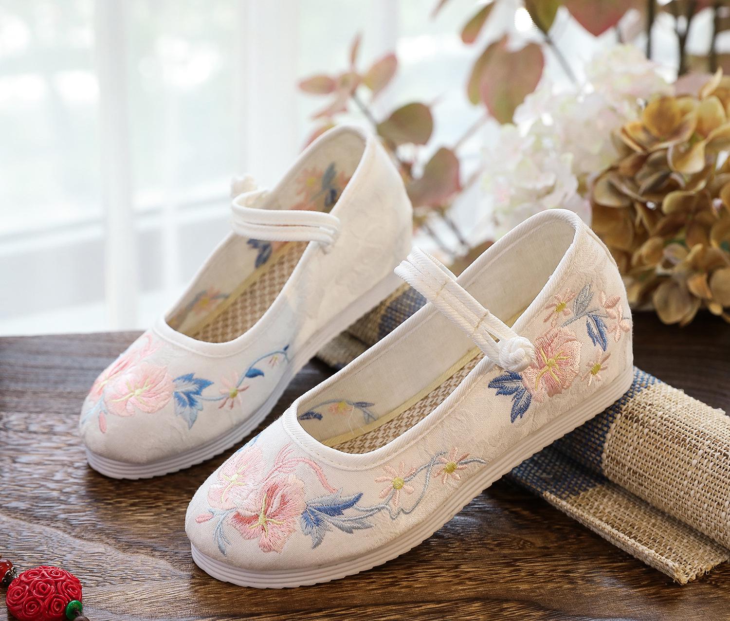 Women s Embroidered Hanfu Round Toe Flats - Retro Style, White Sole 41