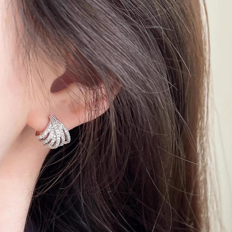 Cao Shi Ou Han Multi-layer Linear Design Zirconia Earrings - Fashionable, Shiny Jewelry for Everyday Style