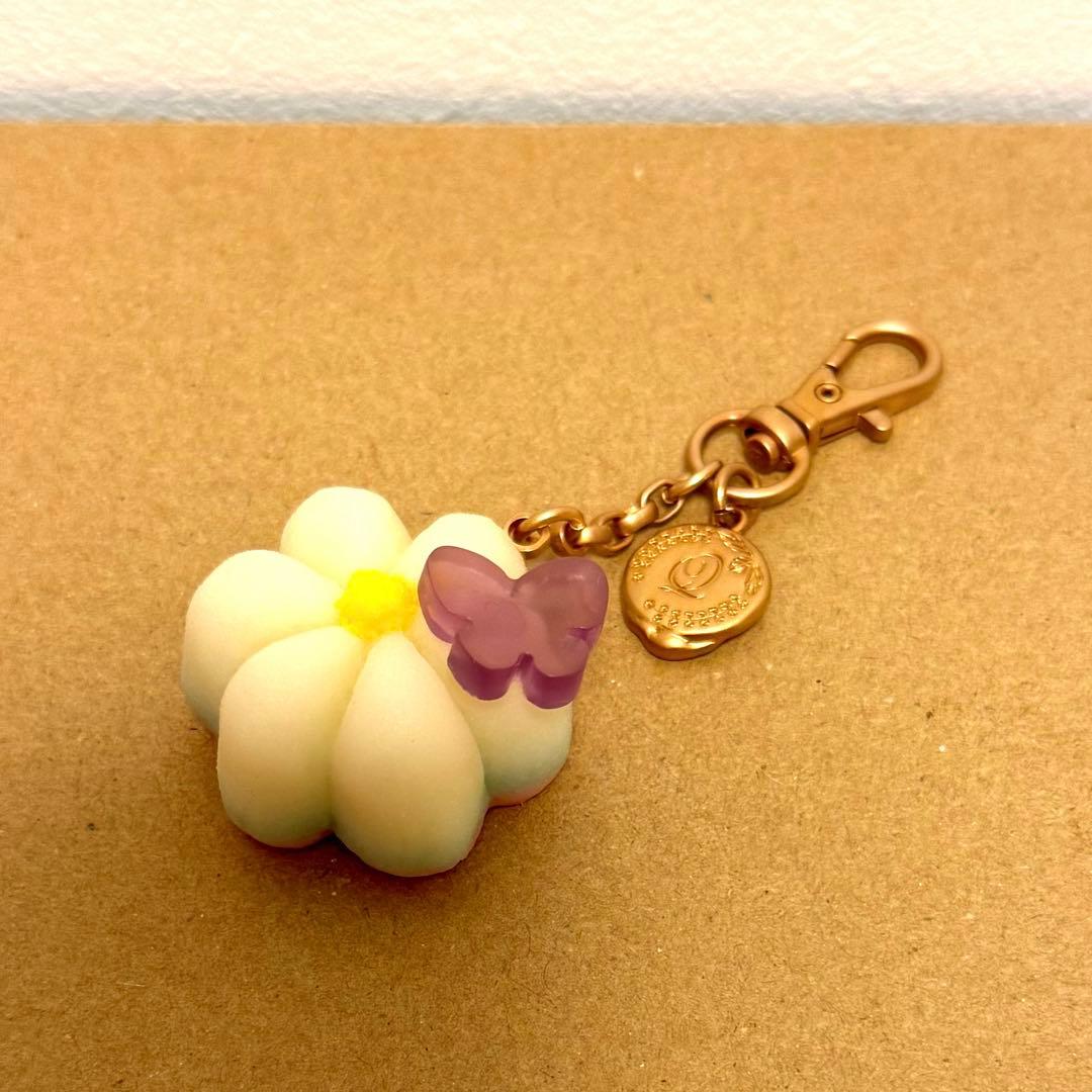 

[USED] Shinobu Kocho Japanese Sweets Bag Charm Q-pot. x Demon Slayer: Kimetsu no Yaiba 1st Edition Keychain