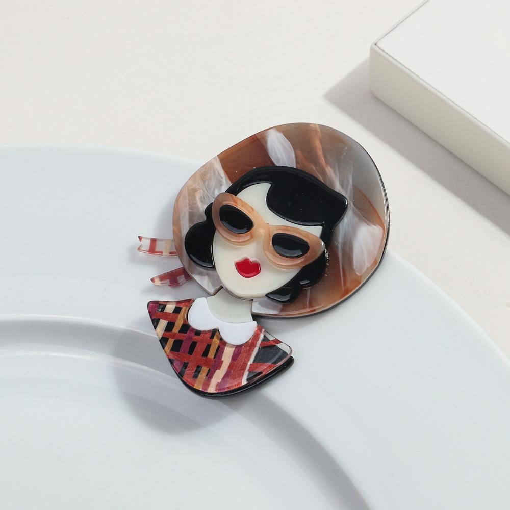 Fashion Acrylic Graceful Hat Lady Figure Brooches for Women Trendy Cartoon Girl Badge Pin Jewelry Clothes Accessories Gift