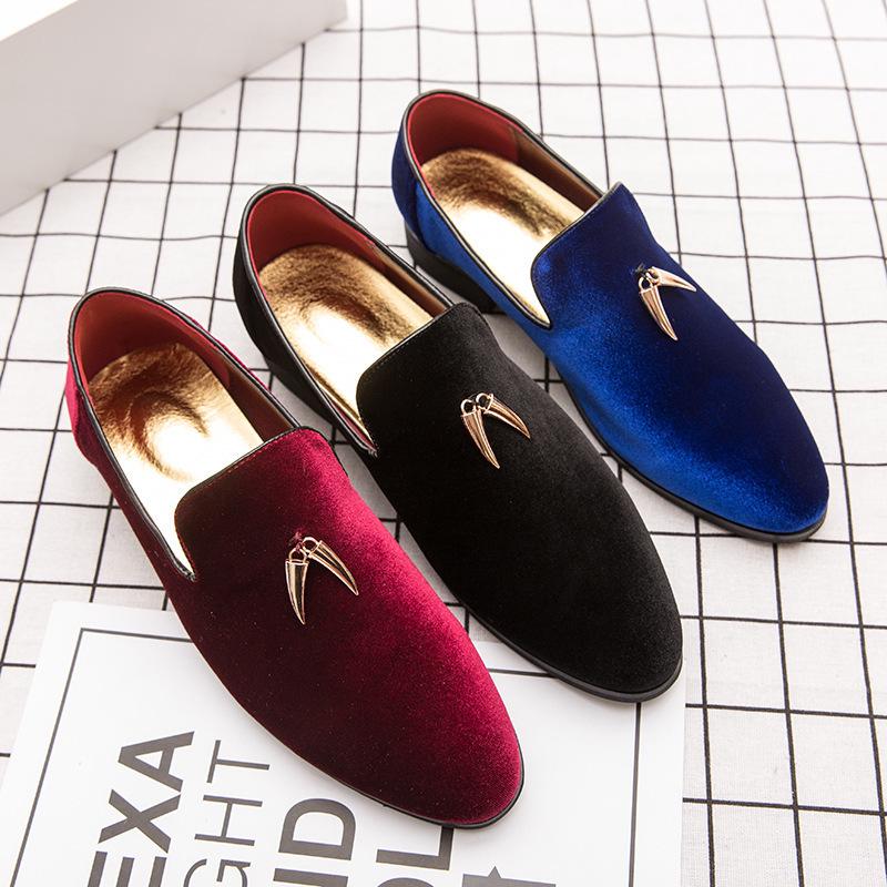 Men's Suede Pointed Toe Slip-On Shoes – British Style Casual Footwear for Nightclubs, Large Sizes Available.