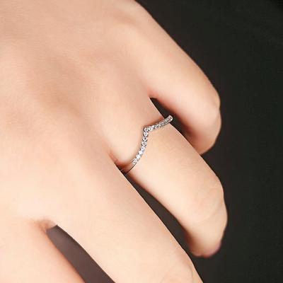 V-förmiger Reihen-Diamant-Zirkon-Ring Damen-Design Kleiner gebrochener Diamant Zeigefinger Gestapelt mit kleinem Schutzring Lebender Ring