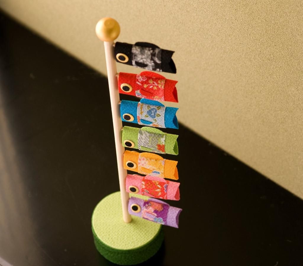 Ryukodo May Doll Carp Streamer Feng Shui Carp Streamer Width 7cm X Depth 7cm X Height 33.5cm