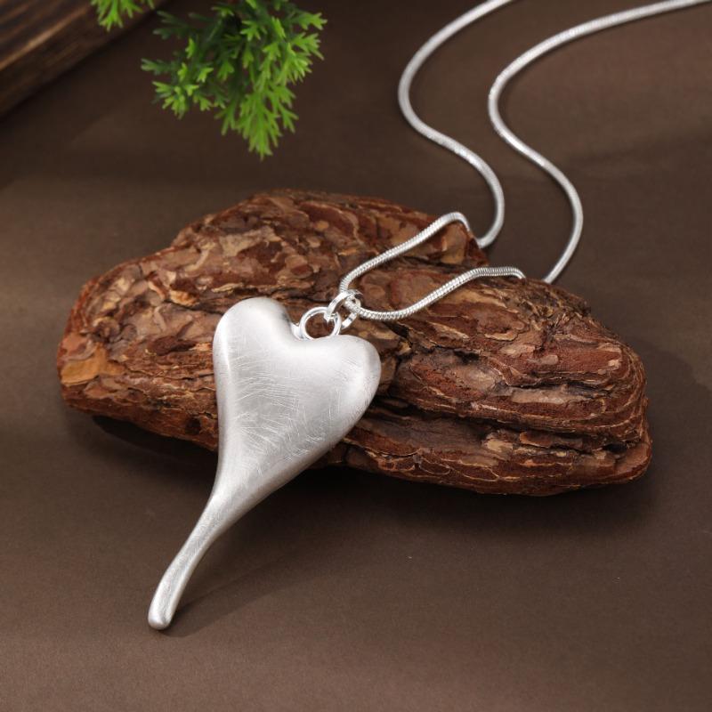 New brushed love snake bone chain long pendant women's simple high-end heart-shaped versatile long necklace