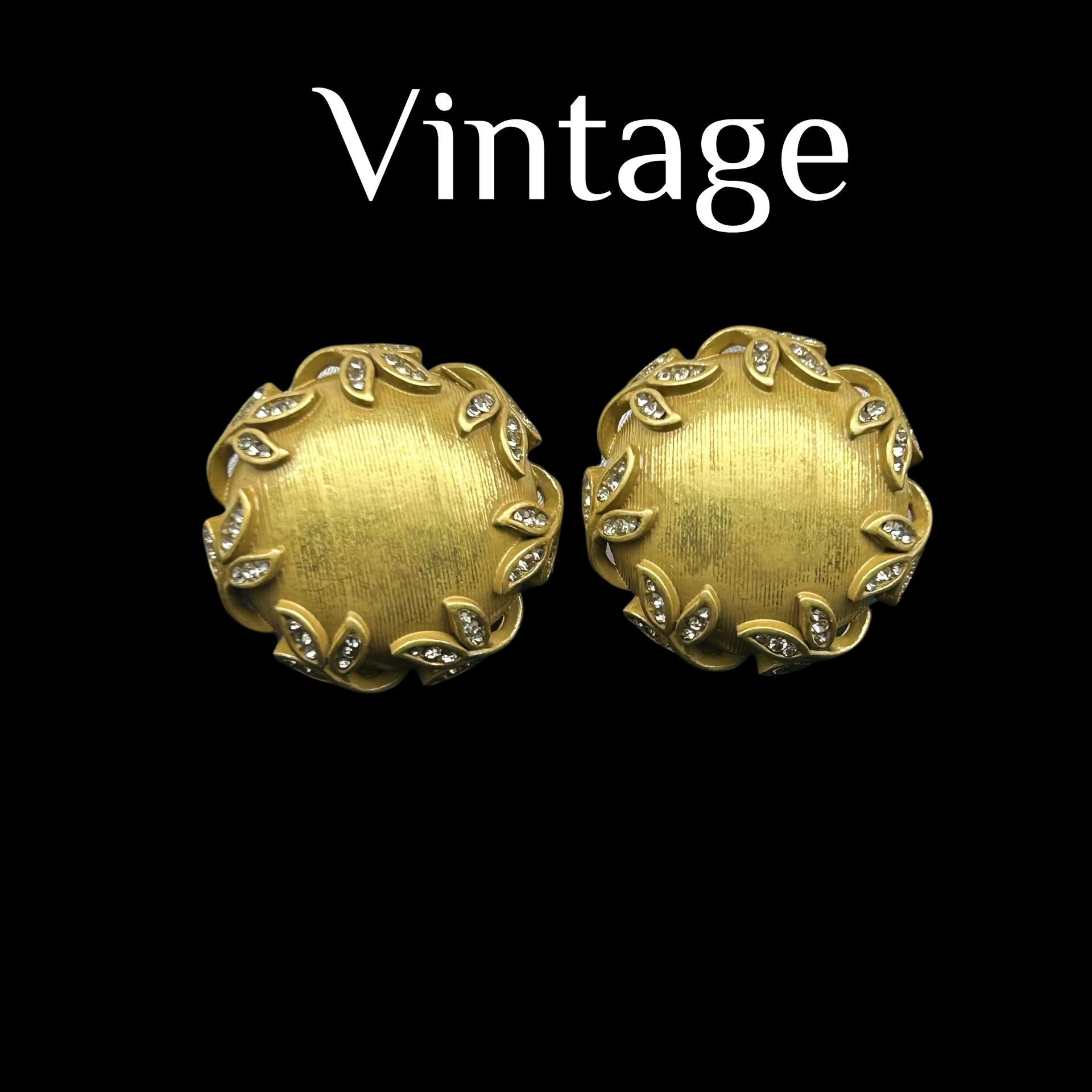 

Vintage Gold Trifari Poster Relief Heavy Industry Reproduction Earnail Earclap Style Versatile
