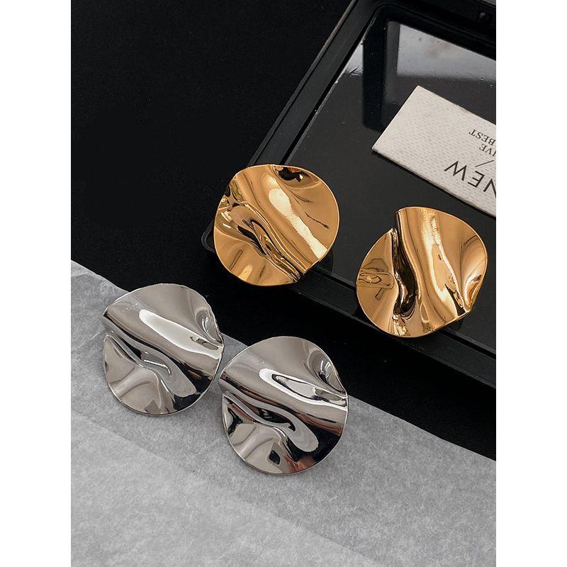 Metal Sequin Earrings 2026 New Popular Wave-Shaped Round Earrings Light Luxury High-End Simple European and American Style Earrings