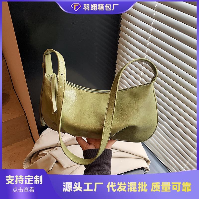 Today's popular large-capacity dumpling bag women's new fashionable simple and versatile shoulder messenger bag