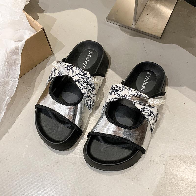 Flat Single Shoes Women's 2025 New Spring and Autumn Versatile Fashion Evening Breeze Round Head Shallow Mouth Mary Jane Grandma Shoes Half Drag