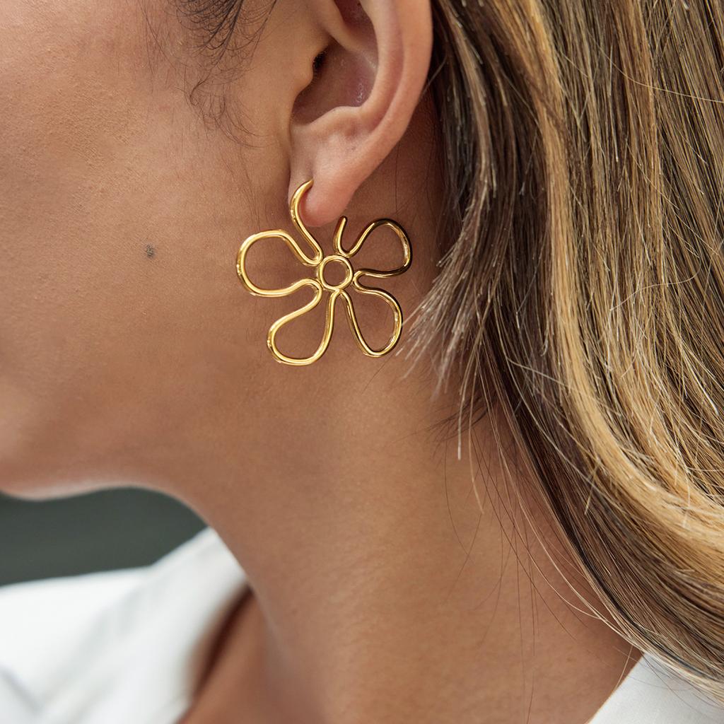 Line light luxury niche design high-end sense strip flower earrings earrings