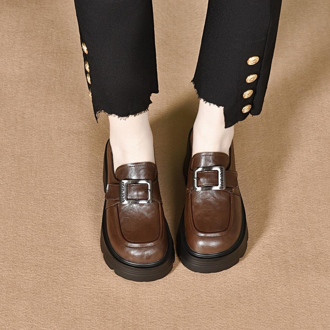 

Туфли на платформе женские осенне-зимние новые с ремешком и пряжкой, туфли-лодочки на платформе и маленькие кожаные туфли 40 коричневый