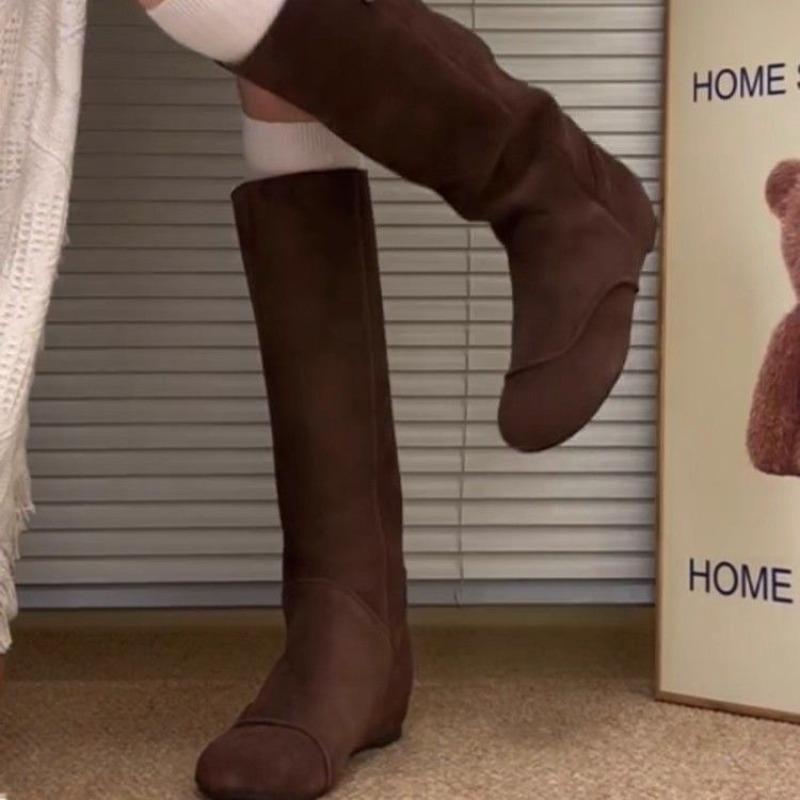 

Огромные красивые огромные универсальные замшевые высокие ботинки на внутренней платформе женские осенне-зимние ретро ботинки на плоской подошве сапоги 40 коричневый
