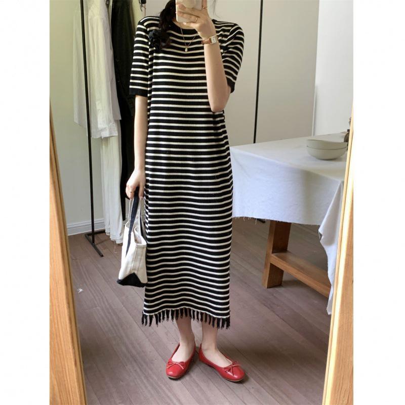 

Летнее платье-свитер в полоску с короткими рукавами — повседневное, облегающее и с высокой талией 2XL (recommended weight 125-135 jins)