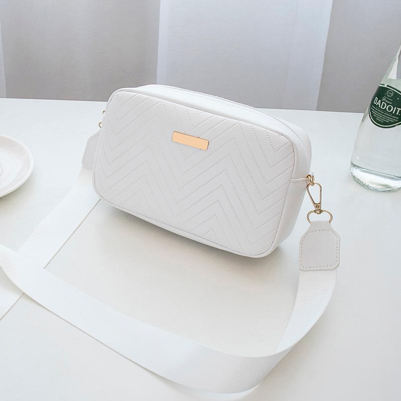 

Women s bag, new wavy square camera bag, casual shoulder bag, one piece. белый