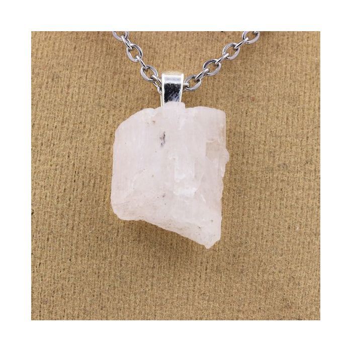 Pierres et Minéraux. Collier Kunzite brut. 20.43 ct. Konar Province, Afghanistan.