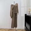 Ensemble Laineux Simple et Mode pour Femmes - Haut ample à col en V, Pantalon Droit Large uni, et un Ensemble Pull.