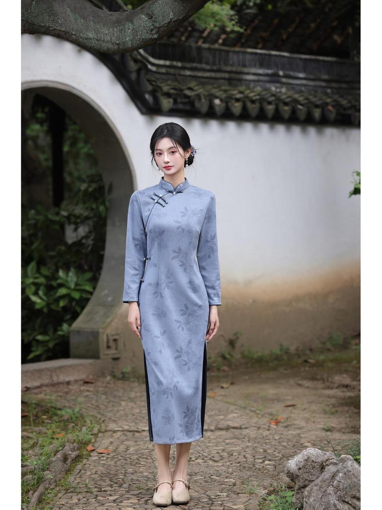 Autumn Pink Qipao: Modern Chinese Young Style, Long Sleeve Mid-Length Dress