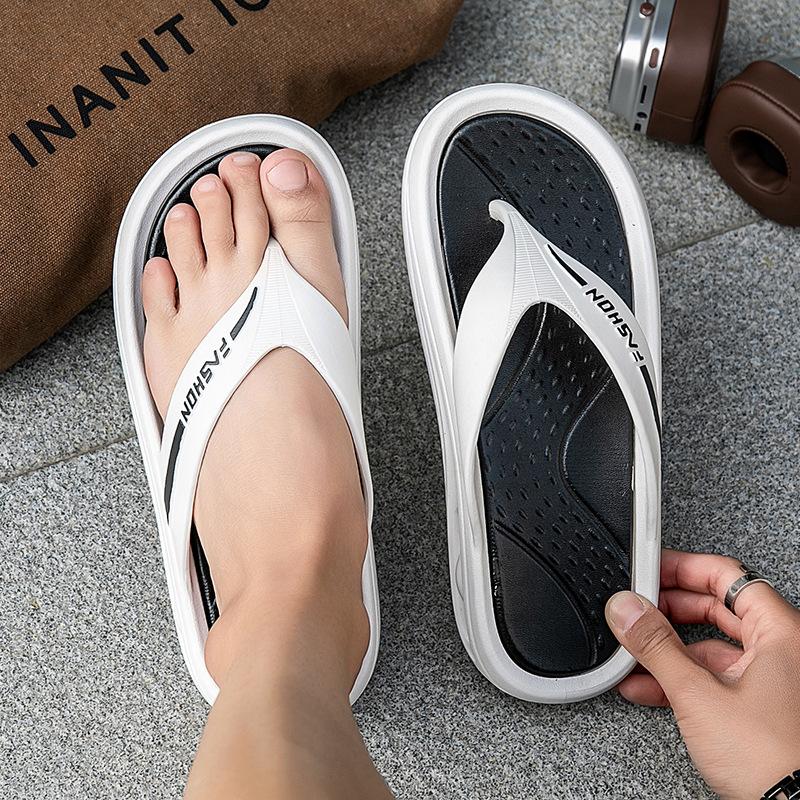 Two-color flip-flops men's summer new brand beach sports and leisure slippers home pinch splint shoes sandals