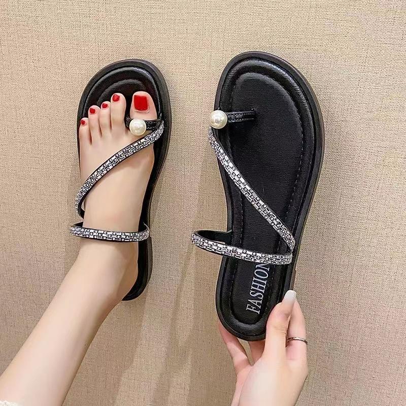 Flat bottom silver toe slippers women's summer wear 2025 new summer ins tide rhinestone pearl fashion sandals women