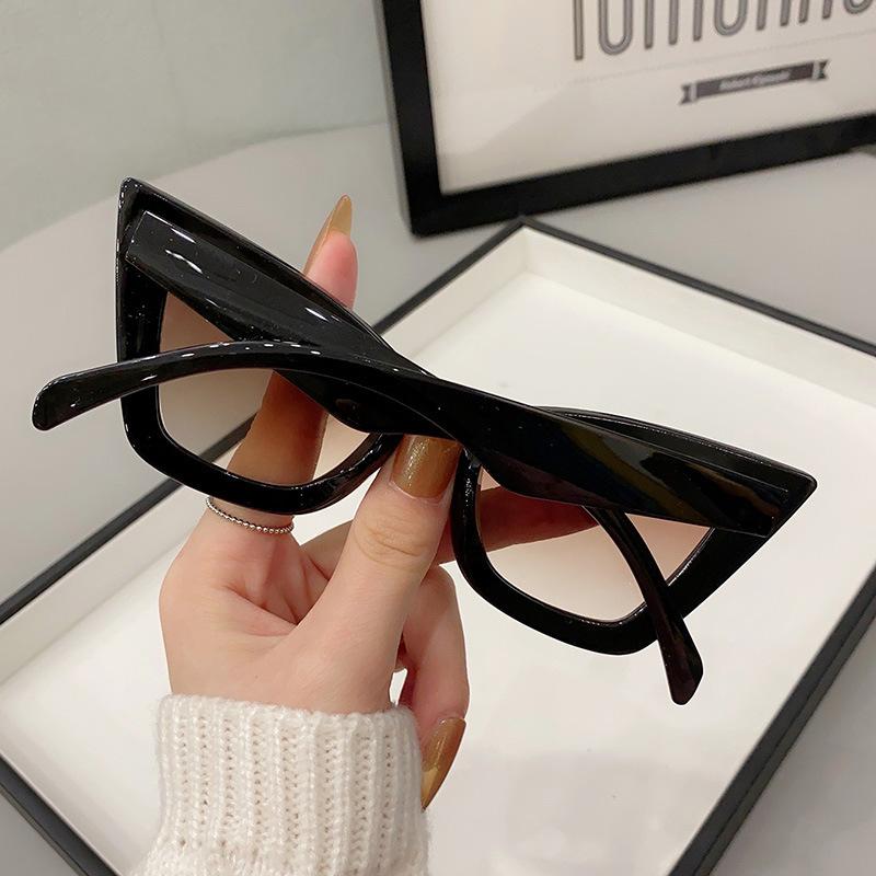 Non-polarized Big Frame Vintage Cat Eye Sunglasses Women Men Luxury Brand Sun Glasses Eye Glasses Goggle Square Male Female Sunglasses