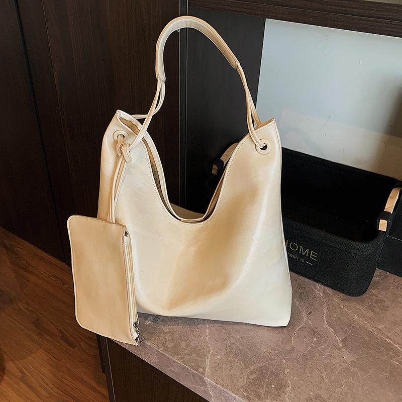 Simple and versatile bag women's large-capacity new summer casual shoulder underarm bag commuter tote bag