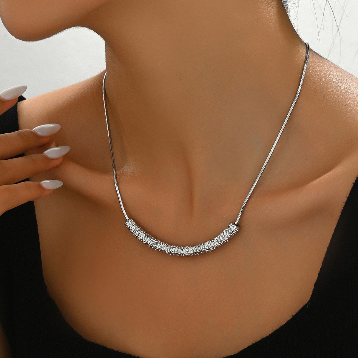 

Геометрическое женское ожерелье Mori Sweet Folds Premium Design с длинной цепочкой на ключицу, универсальное