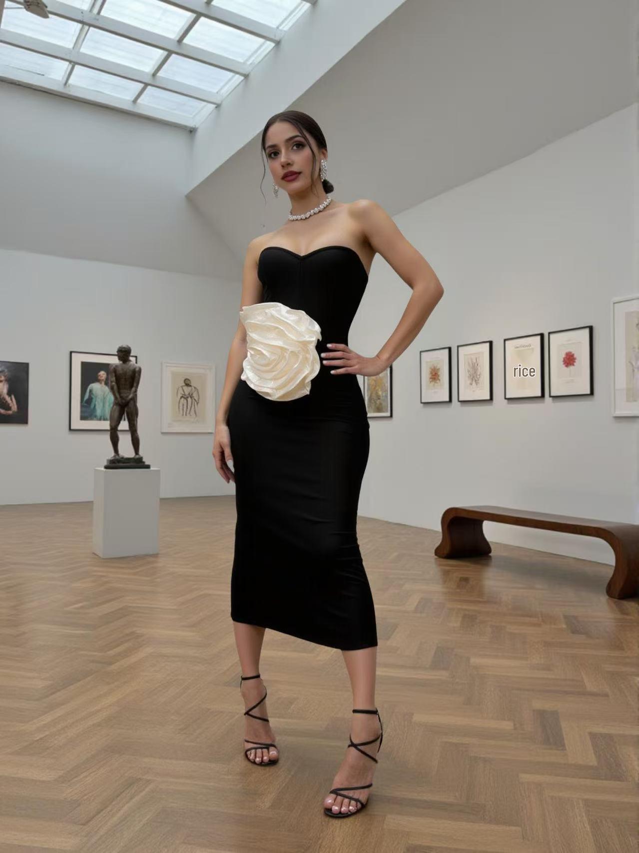 

Элегантное бандажное платье на тонких бретелях с 3D цветочным дизайном – вечернее платье облегающего кроя M