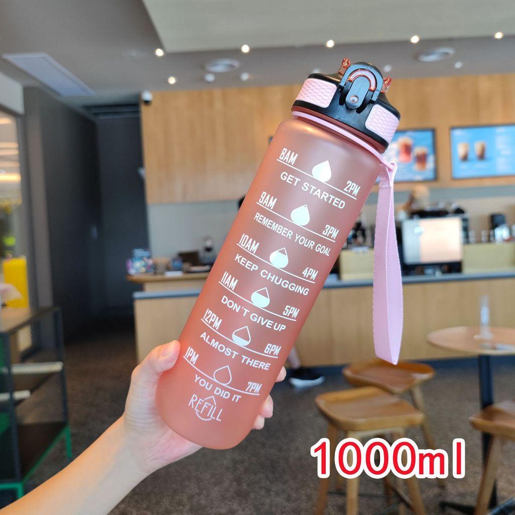 Plastik-Trinkbecher für Erwachsene mit Farbverlauf und Strohhalm für Büro und Outdoor