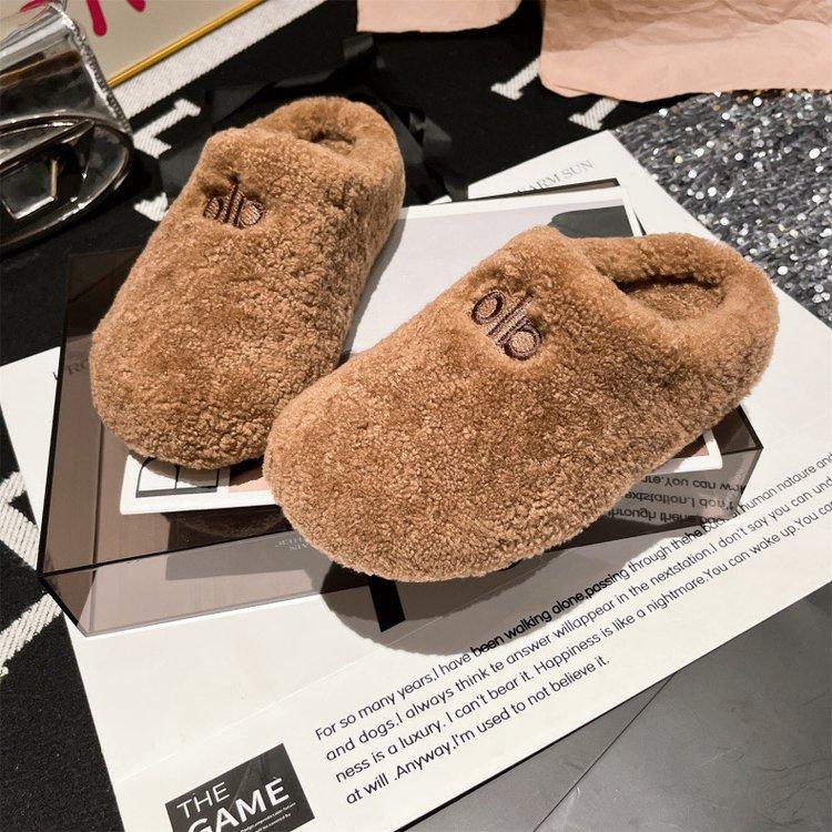 Xiaoxiangfeng bag head half slippers women's outer wear 2025 autumn and winter new thick-bottomed comfortable lazy fluffy cotton slippers tide