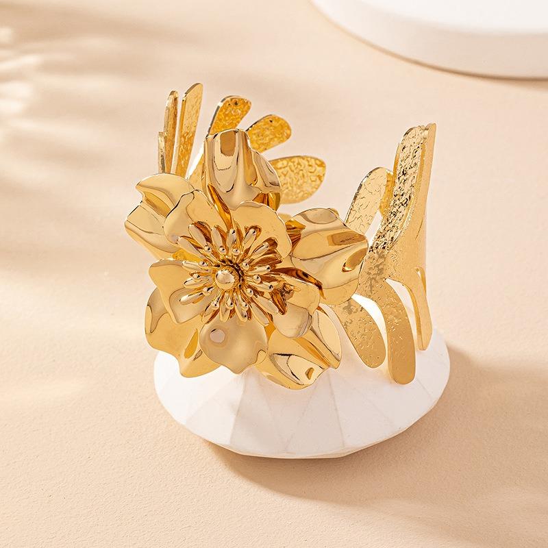 Fashion Women's Hoop Flower Bracelet Bracelet For Ladies