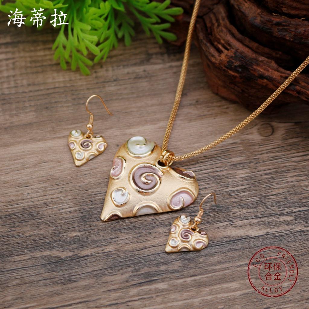 New Enamel Love Earrings Pendant Set, Women's Simple and High-end Heart-shaped Vortex Necklace.