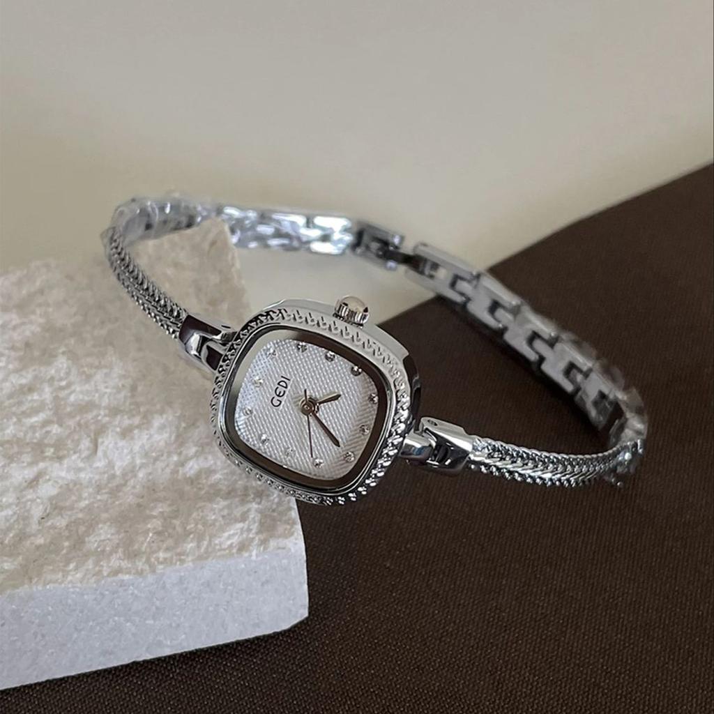 Luxury Brand Premium Bracelet Watch for Women Compact and Exquisite Water-Resistant Slim Strap Quartz Movement Versatile Styling