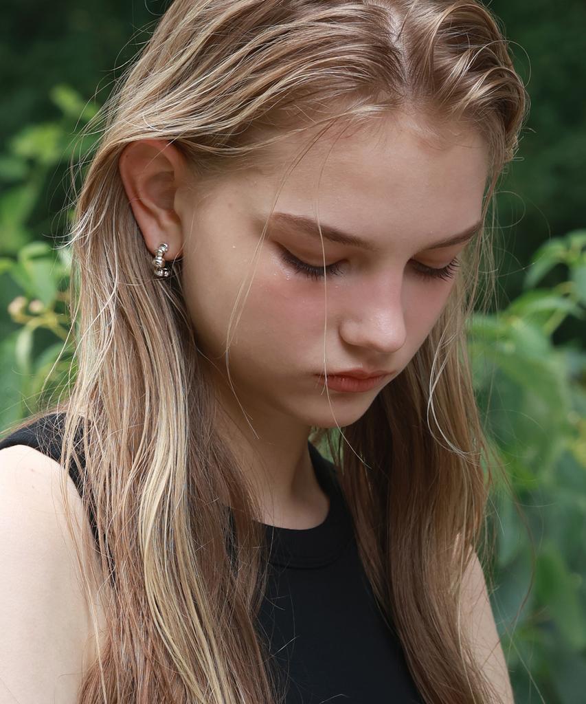 Reindeer Murmur Earring 03