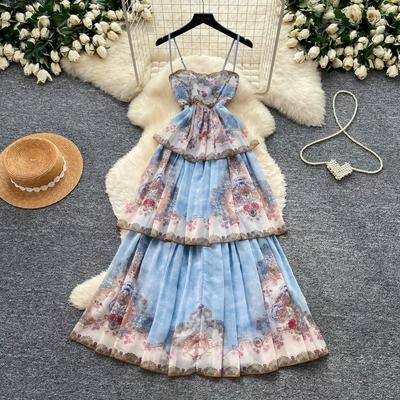 Französischer Romantikstil Blaues Floral-Spaghetti-Träger-Langes Kleid für Damen Sommer Koreanischer Stil Mehrlagig Schlankmachend Urlaubs-Strandkleid