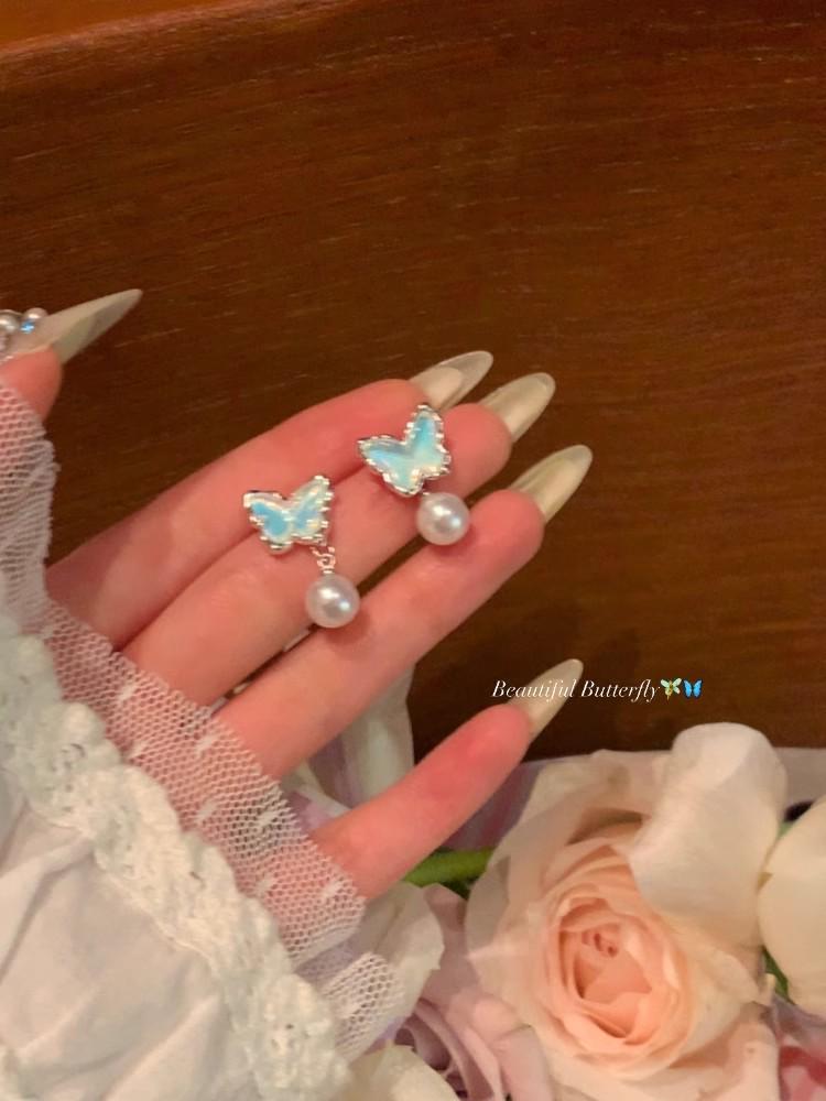 

Spring Day 2024 Ice Blue Butterfly Pearl Earrings: Women s High-End Temperament, Stud & Dangle Styles