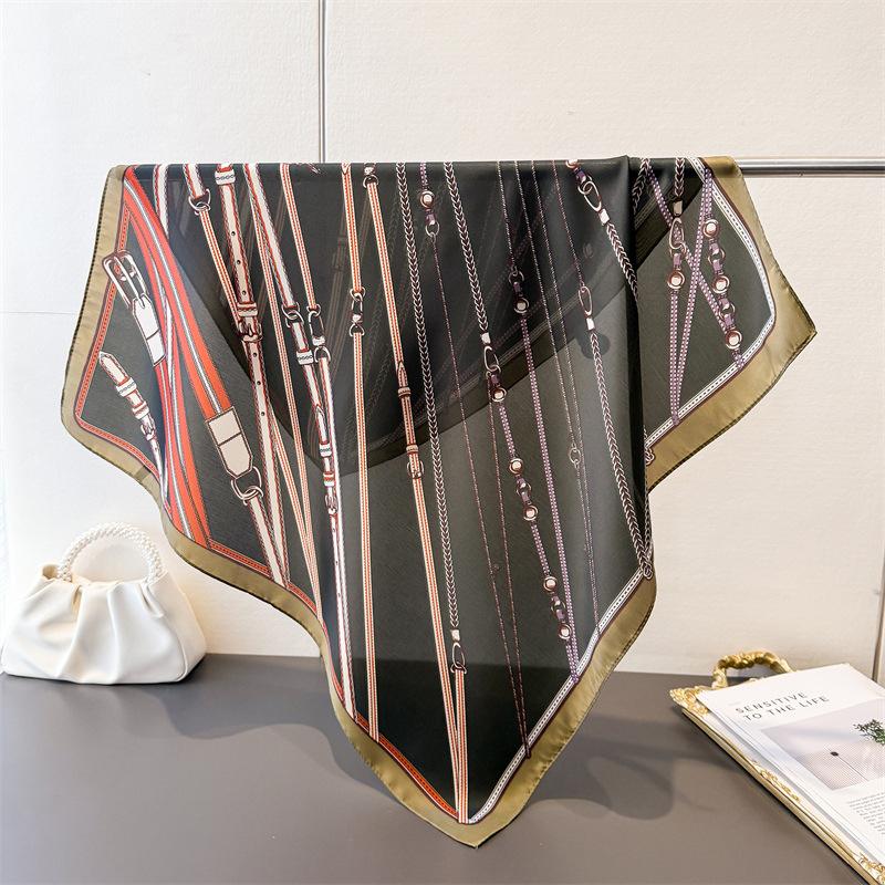 

Summer Vintage Belt Chain Print Square Silk Scarf Soft Satin Silk Lightweight Bandana for Women Neck Scarf Hairband Tie Bag Trip 70X70CM
