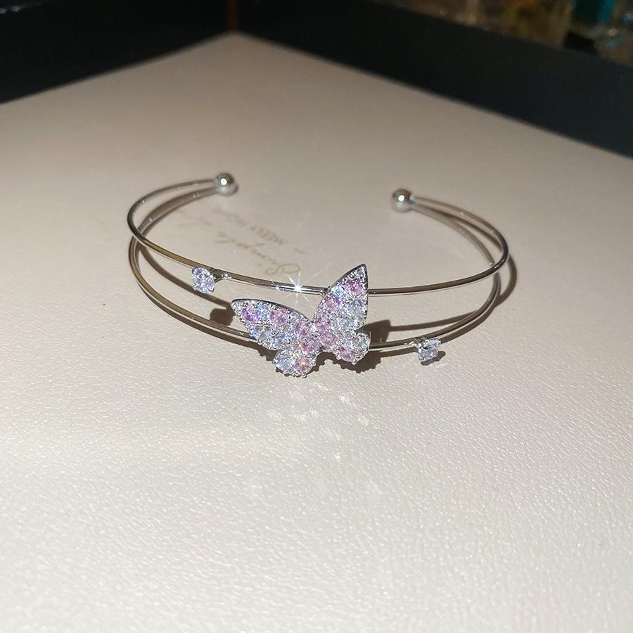 Elegant Geometric Rhinestone Zircon Buckle Bracelet: A Versatile and Luxurious Accessory for Women