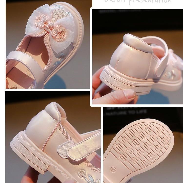 Girls' princess shoes 2025 spring new children's shoes national style embroidered Hanfu shoes spring and autumn girls' shoes small leather shoes