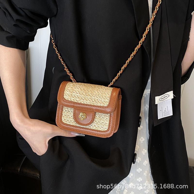 2025 popular small bag versatile new fashion retro shoulder messenger bag small square bag light luxury mini travel