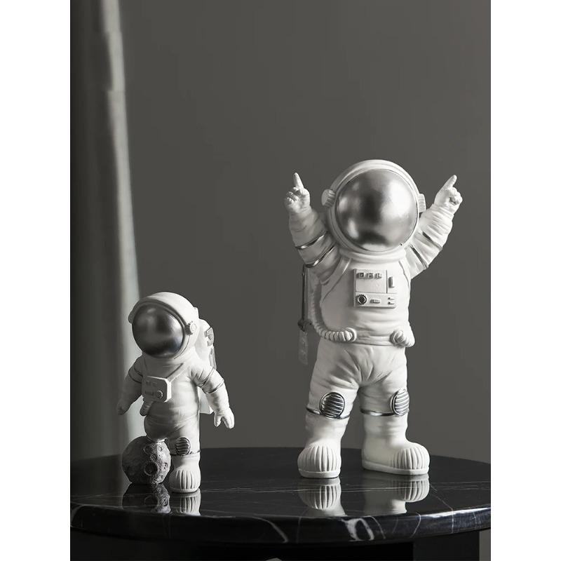 Nordic Modern Astronaut Miniature Figurines Resin Craft Home Fairy Garden Desk Decoration Furnishing Articles Room Accessories