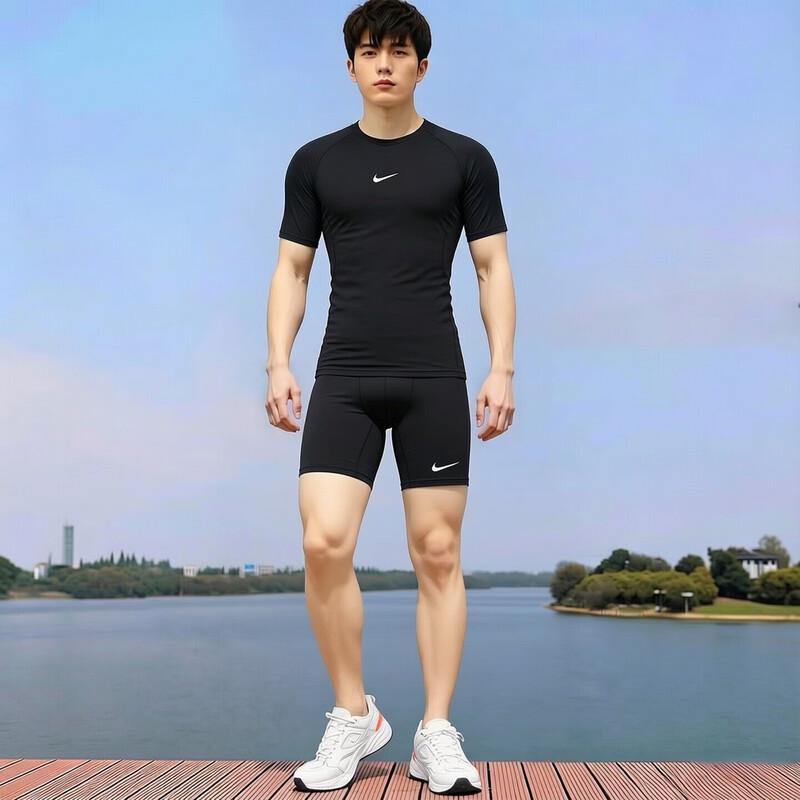 NIKE Men s Two-Piece Short Sleeve Training Set S