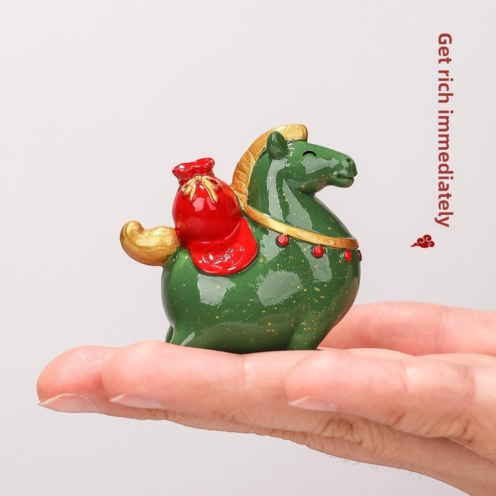 Stilvoller Auto-Dekor aus Kunstharz mit Bergmotiven – Geschenk für Zuhause und Büro