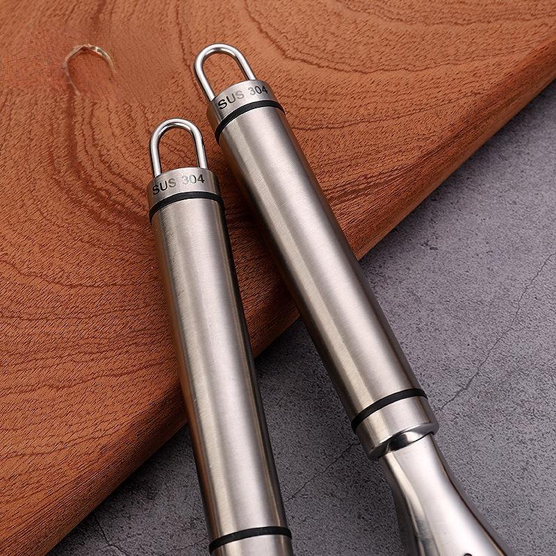 High-quality 304 Stainless Steel Double-row Tooth Fish Scale Planer To Scrape Fish Scales by Hand. Kitchen Accessories