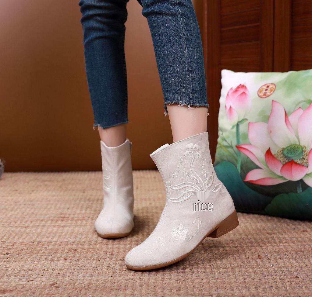 2025 Autumn/Winter Retro Ethnic Embroidered Chunky Heel Mid-Calf Women's Ankle Boots