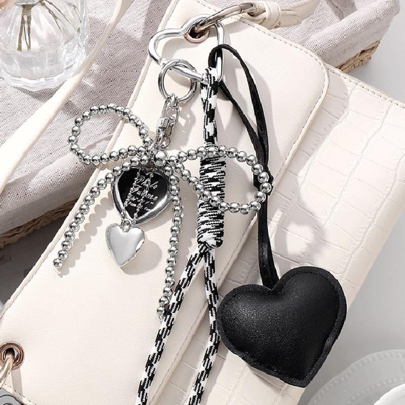 Luxury Charm Tassel Love Heart Bag Pendant Handmade Creative Bowknot Hangbag Backpack Hanging Cute Glossy Bag Accessories AVE