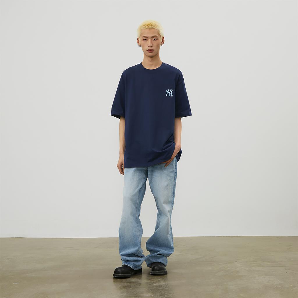 New MLB MONOGRAM Collection New York Yankees SS24 T-Shirt Unisex Navy Blue 3ATSM0343-50NYS